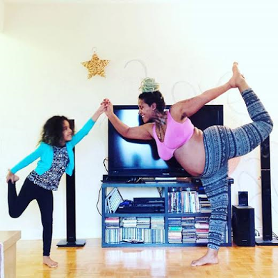 Incredible! Heavily Pregnant Mum Shares Her Amazing Yoga Poses - Photos