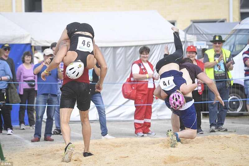 wife carrying6